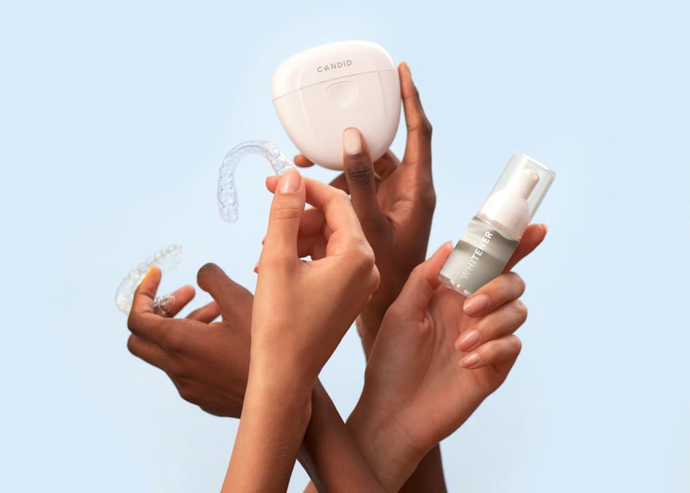 Tay cầm khay niềng trong suốt và hộp đựng